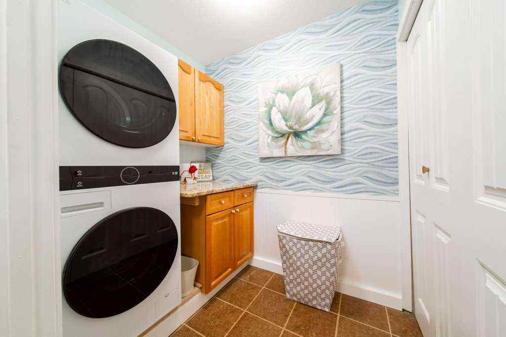 MLS® A2268381 - 118 2 St W Street  in NONE Buck Lake, Residential