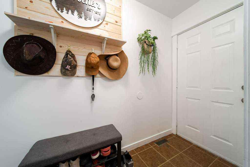 MLS® A2268381 - 118 2 St W Street  in NONE Buck Lake, Residential