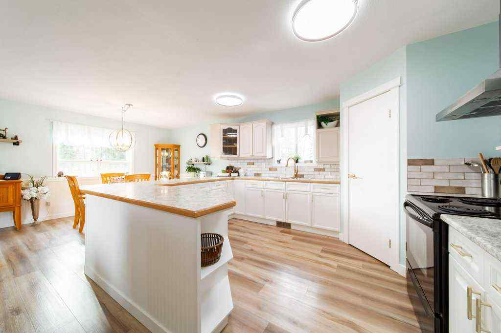 MLS® A2268381 - 118 2 St W Street  in NONE Buck Lake, Residential