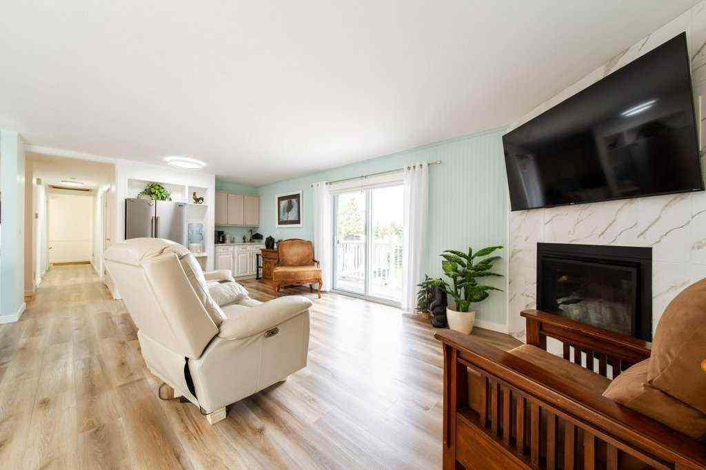 MLS® A2268381 - 118 2 St W Street  in NONE Buck Lake, Residential