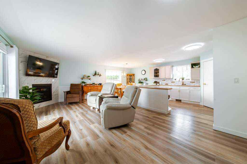 MLS® A2268381 - 118 2 St W Street  in NONE Buck Lake, Residential