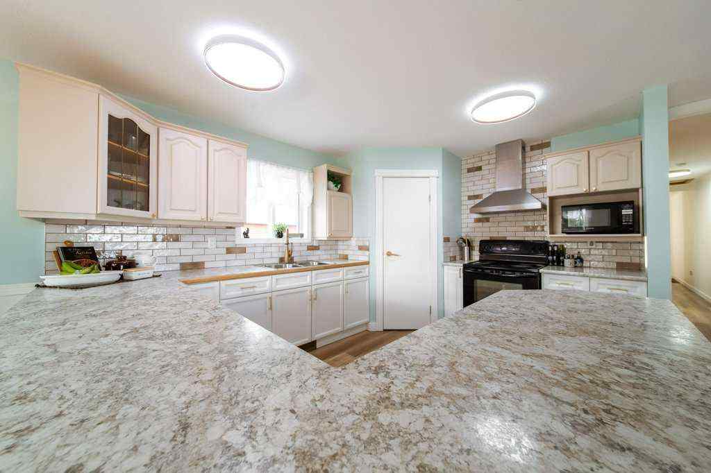 MLS® A2268381 - 118 2 St W Street  in NONE Buck Lake, Residential