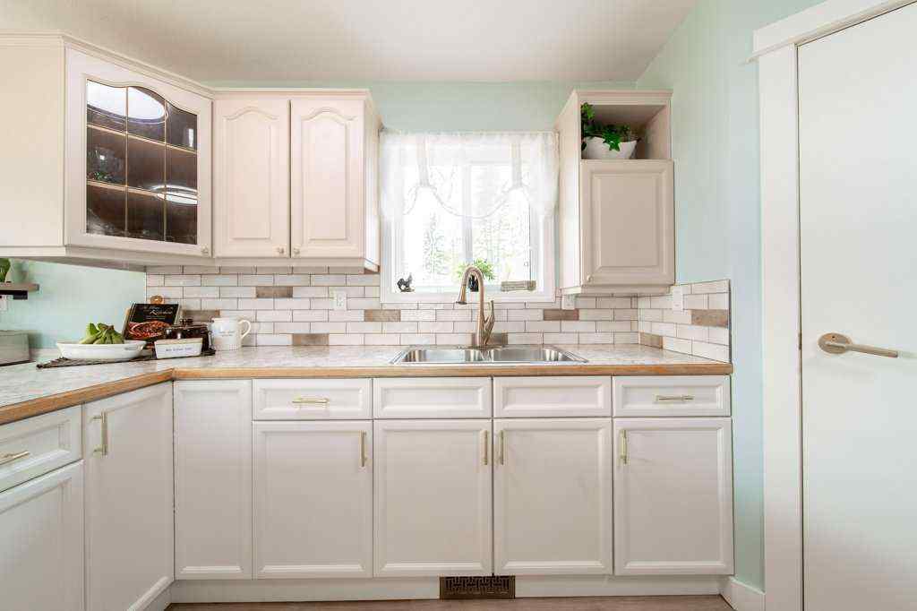 MLS® A2268381 - 118 2 St W Street  in NONE Buck Lake, Residential