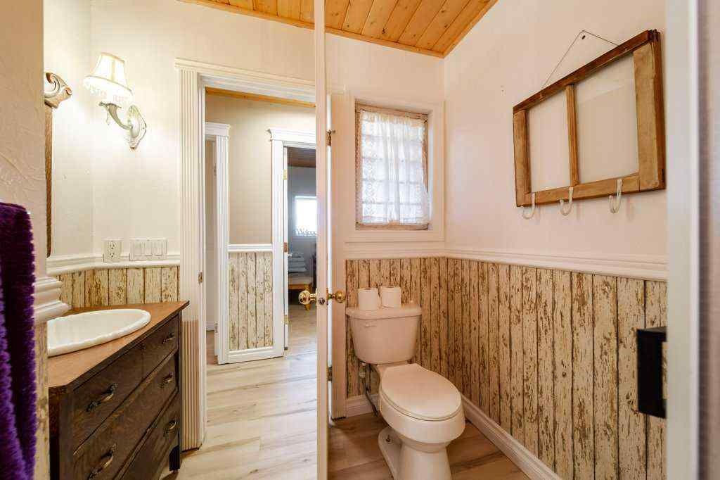 MLS® A2268381 - 118 2 St W Street  in NONE Buck Lake, Residential