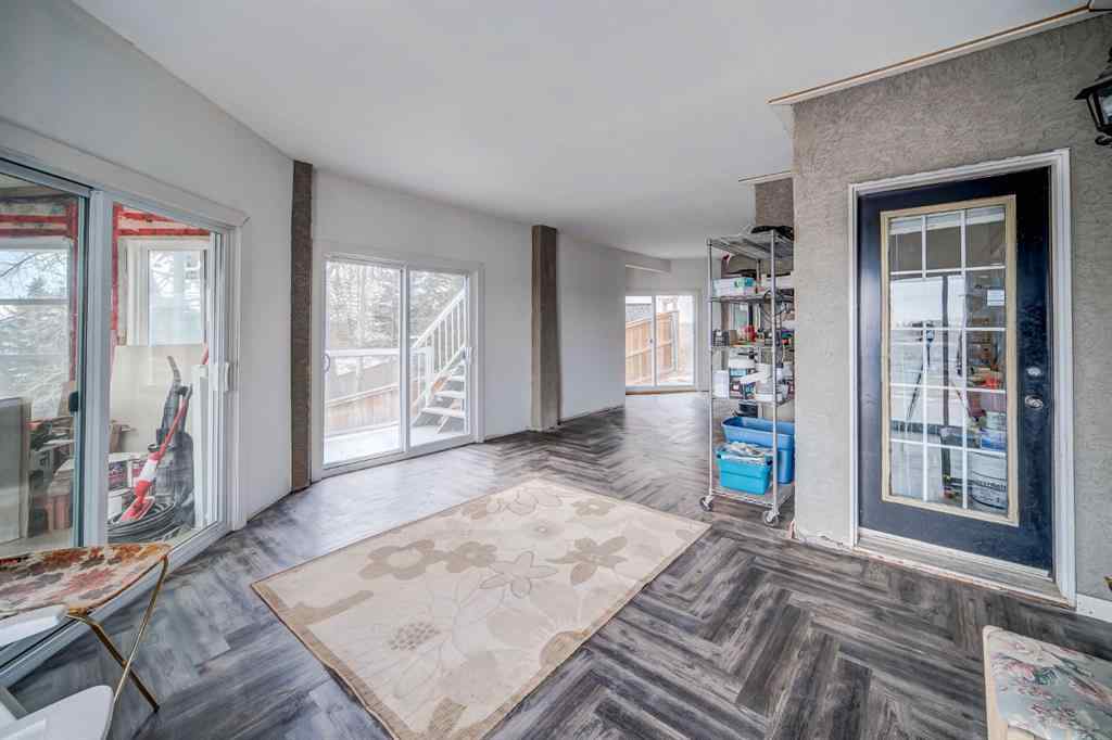 MLS® A2268392 - 2925 Signal Hill Heights SW in Signal Hill Calgary, Residential