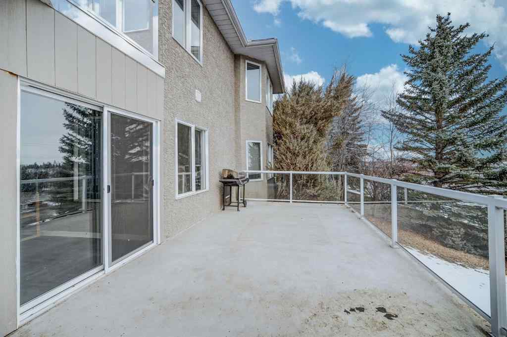 MLS® A2268392 - 2925 Signal Hill Heights SW in Signal Hill Calgary, Residential