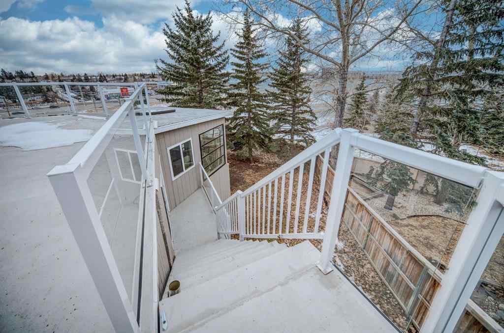 MLS® A2268392 - 2925 Signal Hill Heights SW in Signal Hill Calgary, Residential