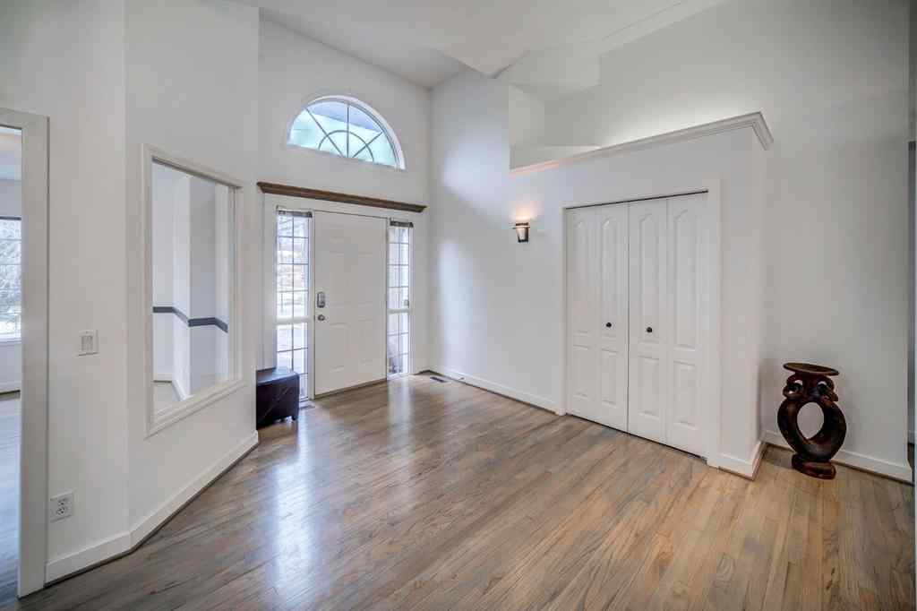 MLS® A2268392 - 2925 Signal Hill Heights SW in Signal Hill Calgary, Residential