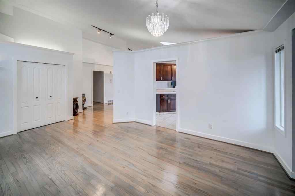 MLS® A2268392 - 2925 Signal Hill Heights SW in Signal Hill Calgary, Residential