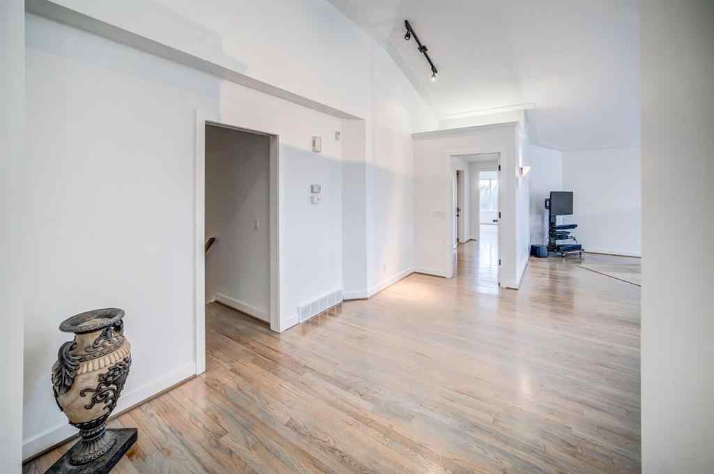 MLS® A2268392 - 2925 Signal Hill Heights SW in Signal Hill Calgary, Residential