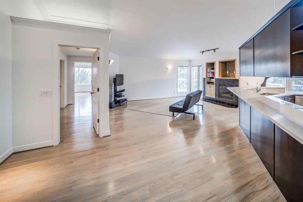 MLS® A2268392 - 2925 Signal Hill Heights SW in Signal Hill Calgary, Residential