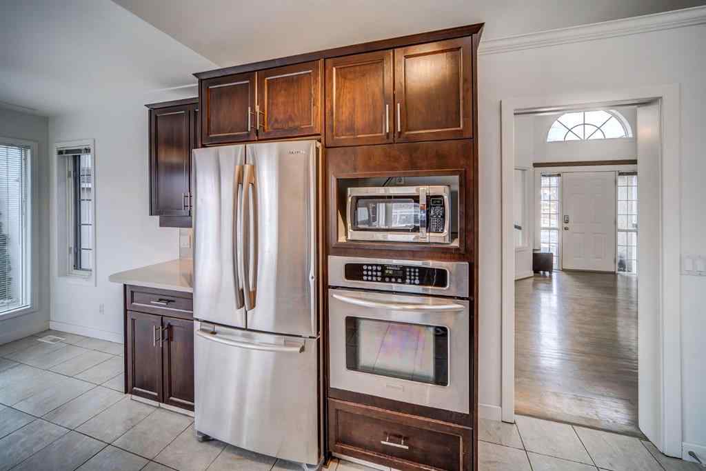 MLS® A2268392 - 2925 Signal Hill Heights SW in Signal Hill Calgary, Residential