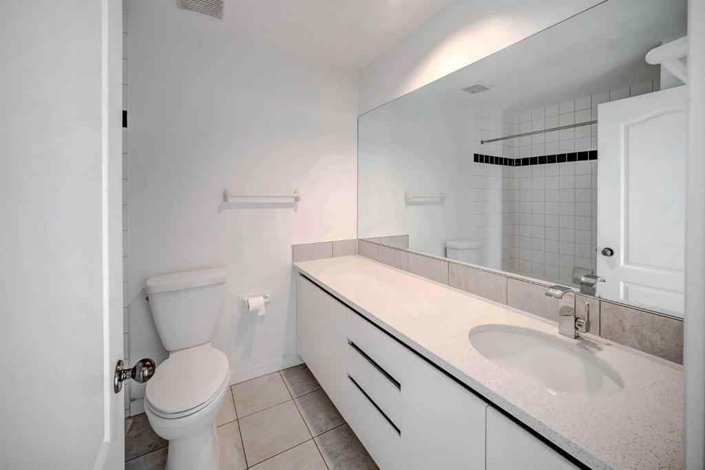 MLS® A2268392 - 2925 Signal Hill Heights SW in Signal Hill Calgary, Residential