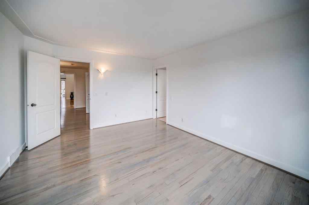 MLS® A2268392 - 2925 Signal Hill Heights SW in Signal Hill Calgary, Residential