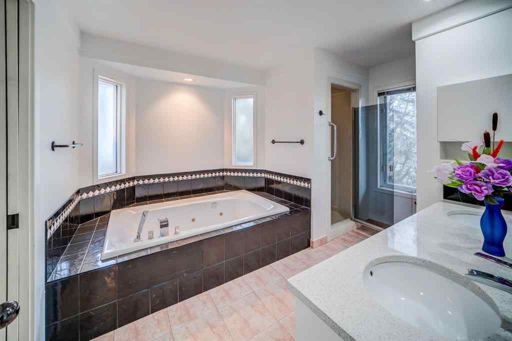 MLS® A2268392 - 2925 Signal Hill Heights SW in Signal Hill Calgary, Residential