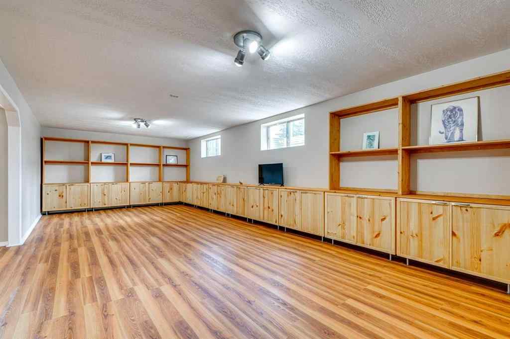 MLS® A2268434 - 214 Springmere Close  in Westmere Chestermere, Residential