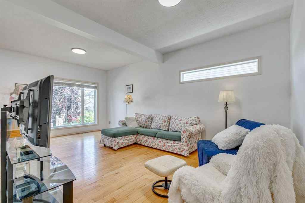 MLS® A2268434 - 214 Springmere Close  in Westmere Chestermere, Residential