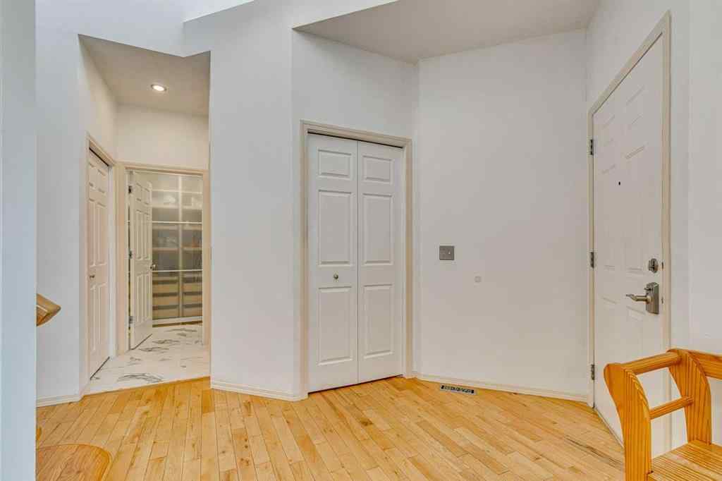 MLS® A2268434 - 214 Springmere Close  in Westmere Chestermere, Residential