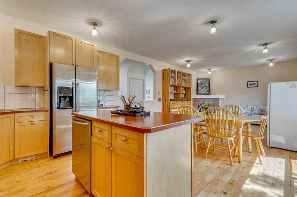 MLS® A2268434 - 214 Springmere Close  in Westmere Chestermere, Residential