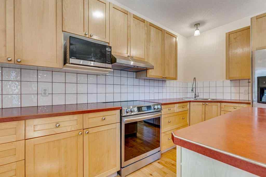 MLS® A2268434 - 214 Springmere Close  in Westmere Chestermere, Residential