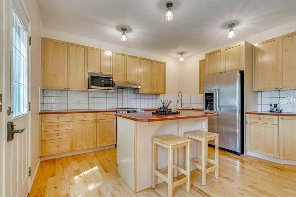 MLS® A2268434 - 214 Springmere Close  in Westmere Chestermere, Residential