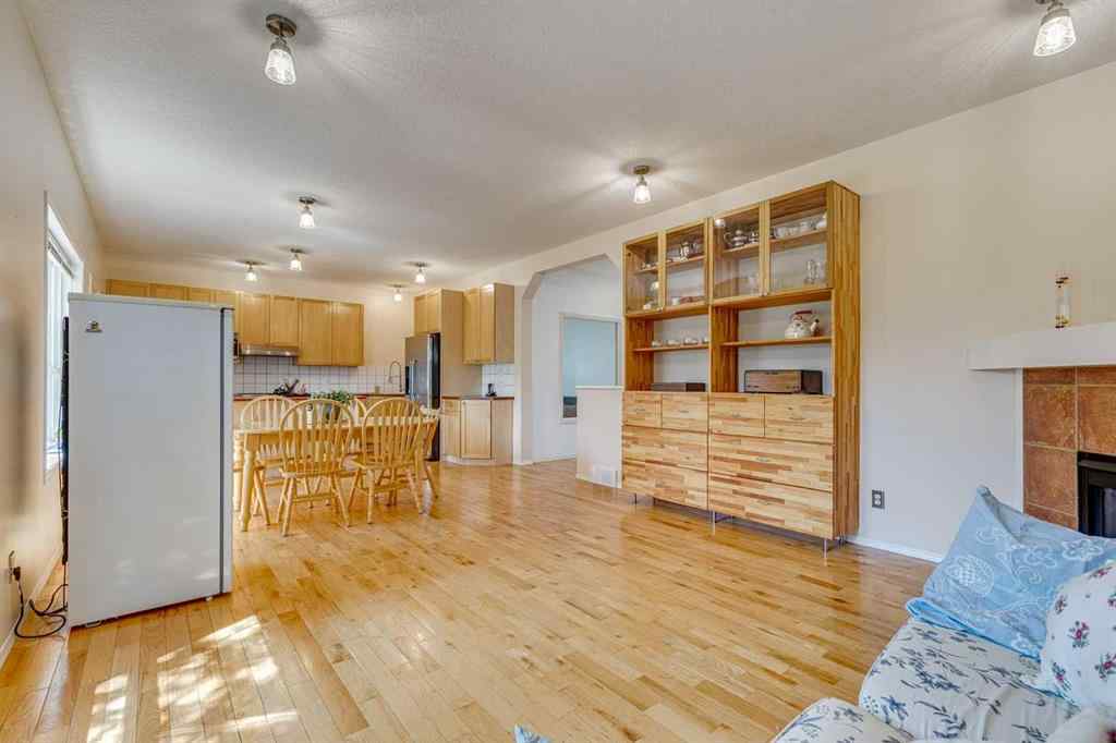 MLS® A2268434 - 214 Springmere Close  in Westmere Chestermere, Residential