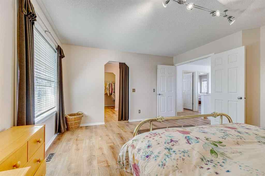 MLS® A2268434 - 214 Springmere Close  in Westmere Chestermere, Residential