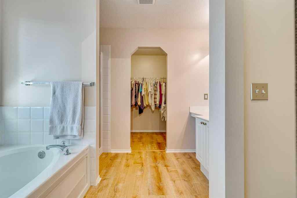 MLS® A2268434 - 214 Springmere Close  in Westmere Chestermere, Residential