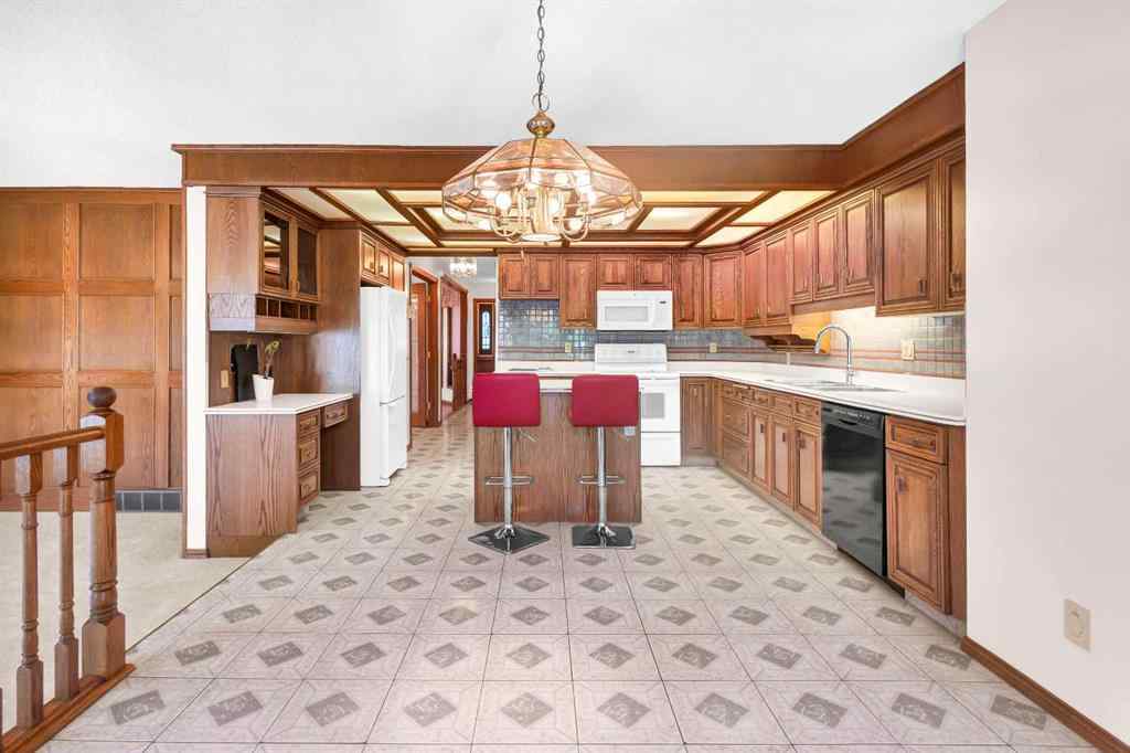 MLS® A2268445 - 125 Edgebrook Road NW in Edgemont Calgary, Residential