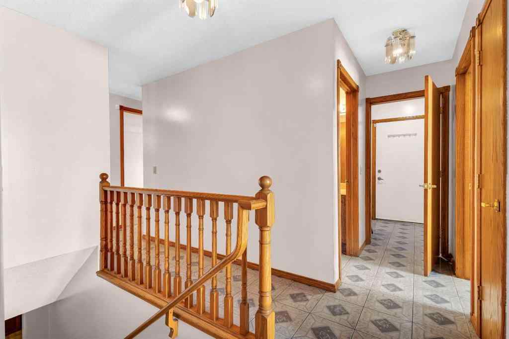 MLS® A2268445 - 125 Edgebrook Road NW in Edgemont Calgary, Residential