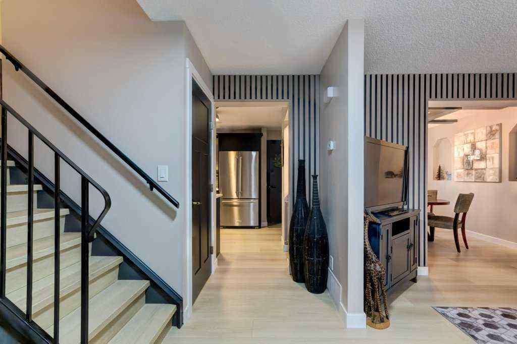 MLS&reg; # A2268453 - 22 Hunters Gate  in Hunters Glen Okotoks, Residential Open Houses