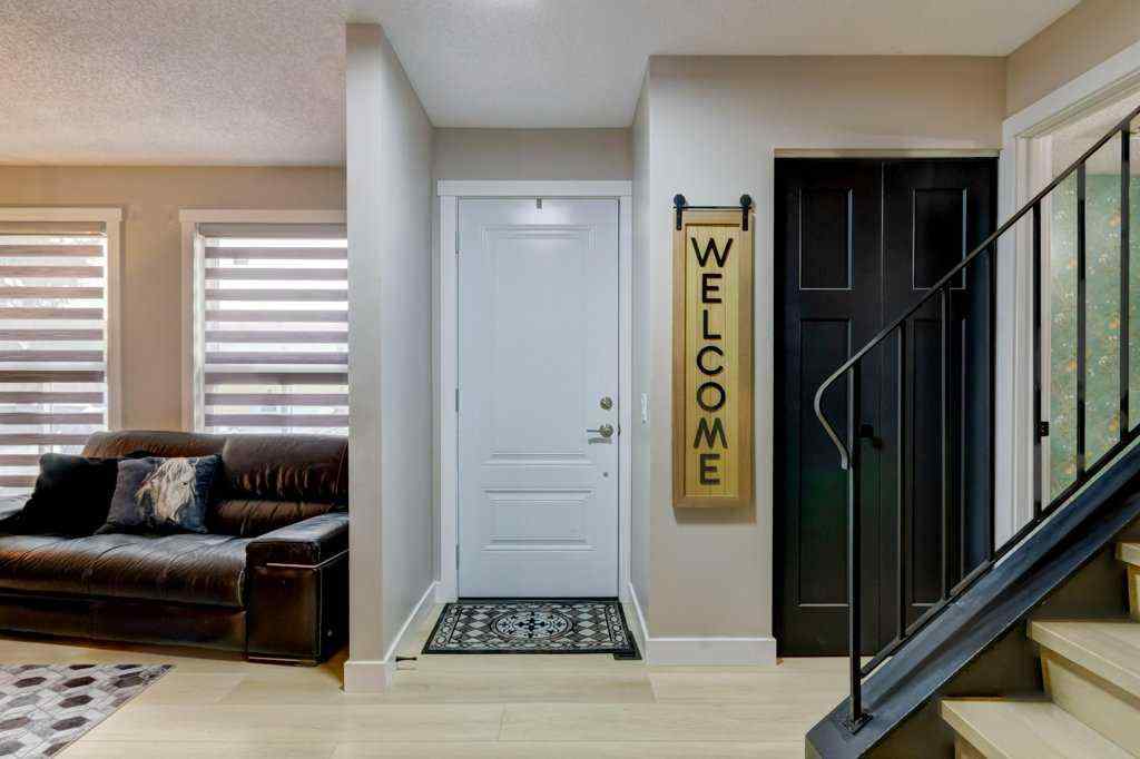 MLS&reg; # A2268453 - 22 Hunters Gate  in Hunters Glen Okotoks, Residential Open Houses