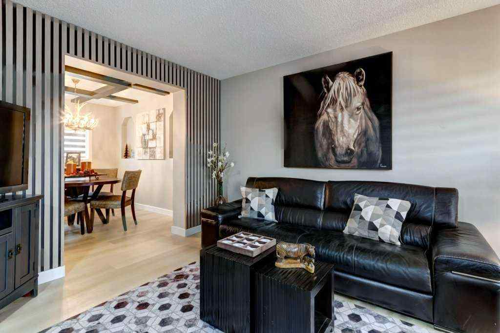 MLS&reg; # A2268453 - 22 Hunters Gate  in Hunters Glen Okotoks, Residential Open Houses