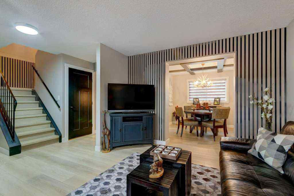 MLS&reg; # A2268453 - 22 Hunters Gate  in Hunters Glen Okotoks, Residential Open Houses