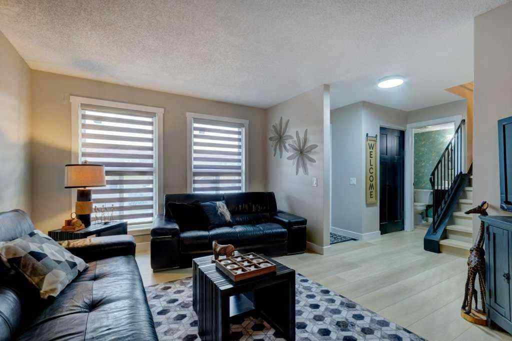 MLS&reg; # A2268453 - 22 Hunters Gate  in Hunters Glen Okotoks, Residential Open Houses