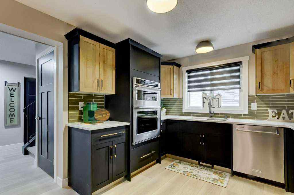 MLS&reg; # A2268453 - 22 Hunters Gate  in Hunters Glen Okotoks, Residential Open Houses