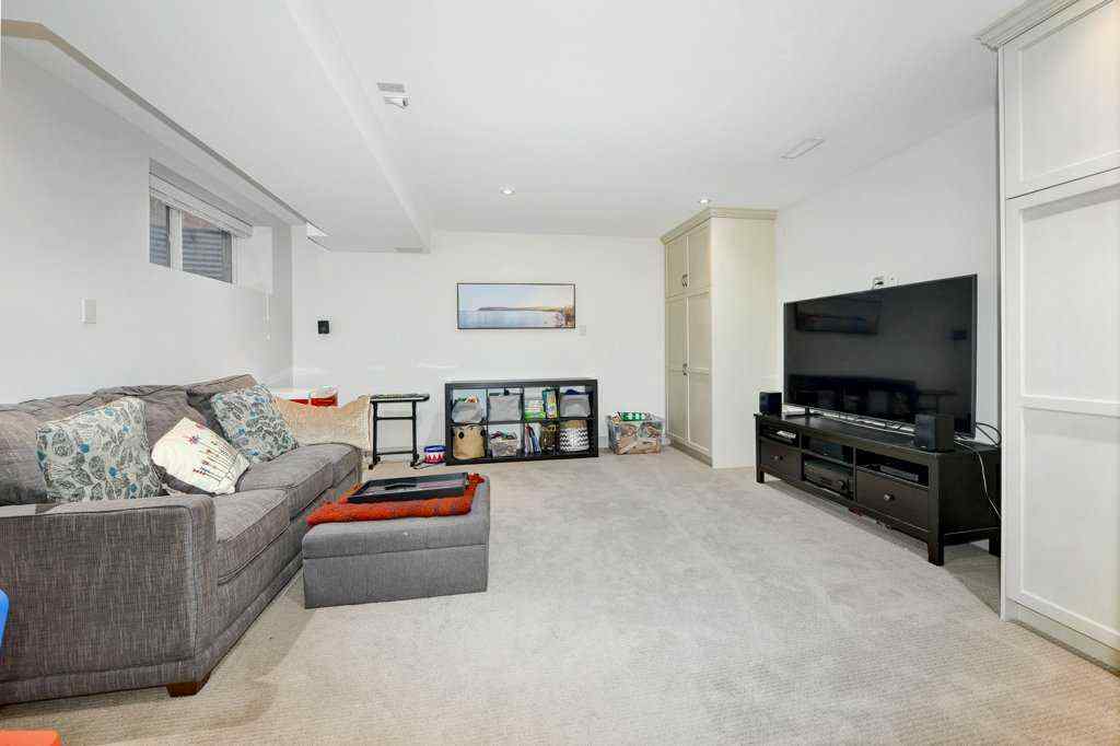 MLS® A2268455 - 2617 27 Street SW in Killarney/Glengarry Calgary, Residential