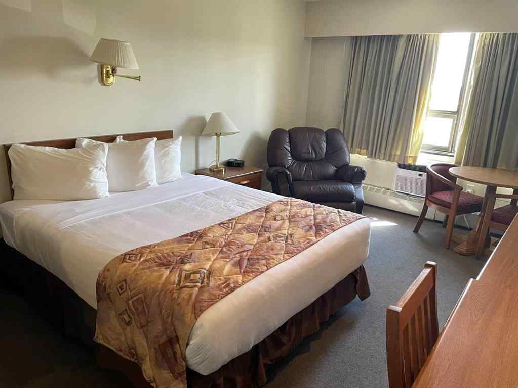 MLS® A2268459 - 9812 113 Street  in NONE Fairview, Commercial