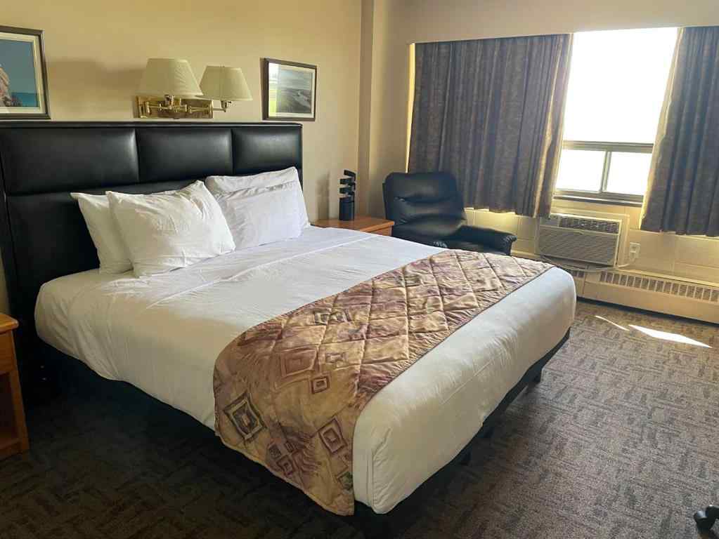 MLS® A2268459 - 9812 113 Street  in NONE Fairview, Commercial