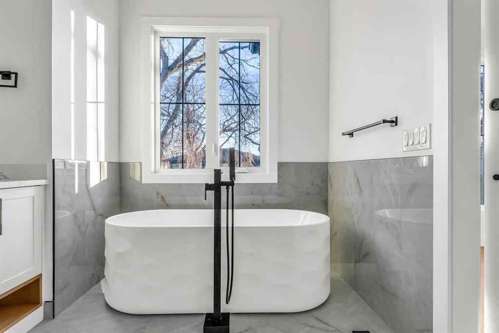 MLS® A2268467 - 640 25 Avenue NW in Mount Pleasant Calgary, Residential