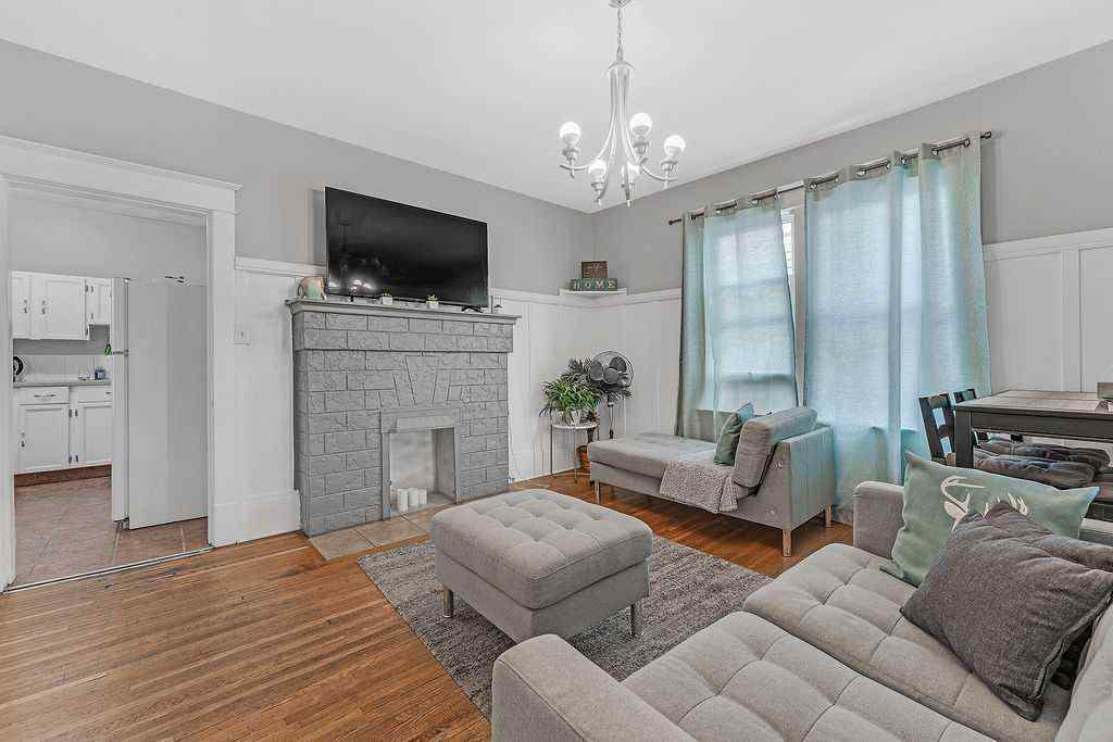 MLS® A2268468 - 2117 17a Street SW in Bankview Calgary, Residential