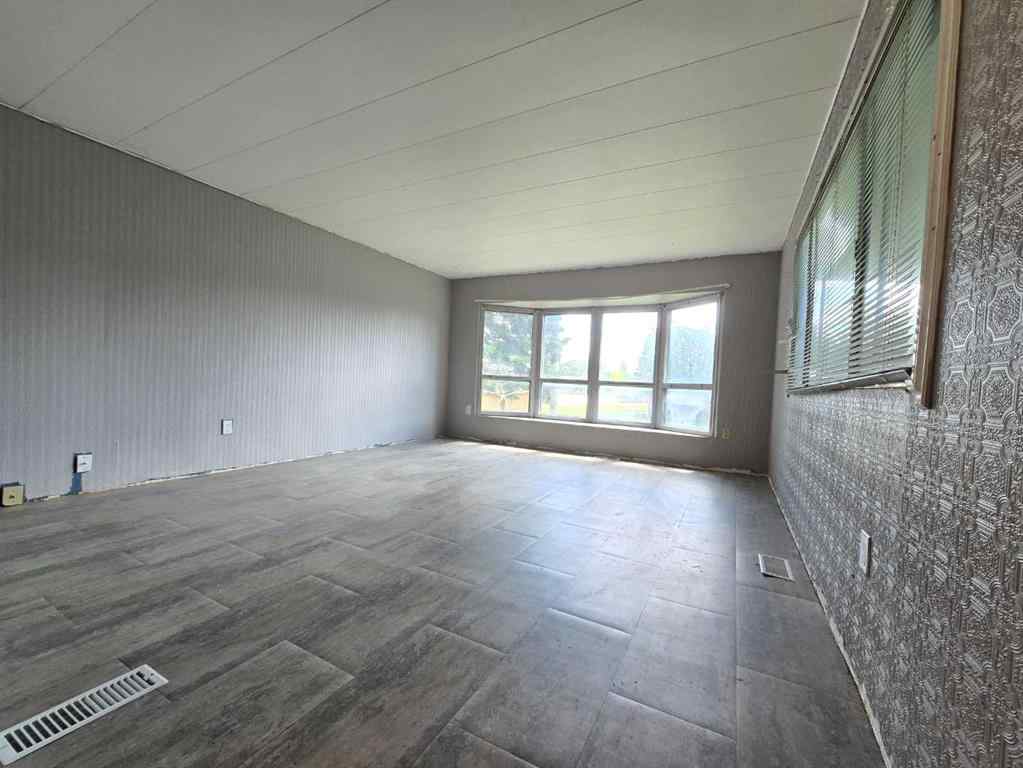 MLS® A2268485 - 25 Huston Drive   in NONE Grimshaw, Residential