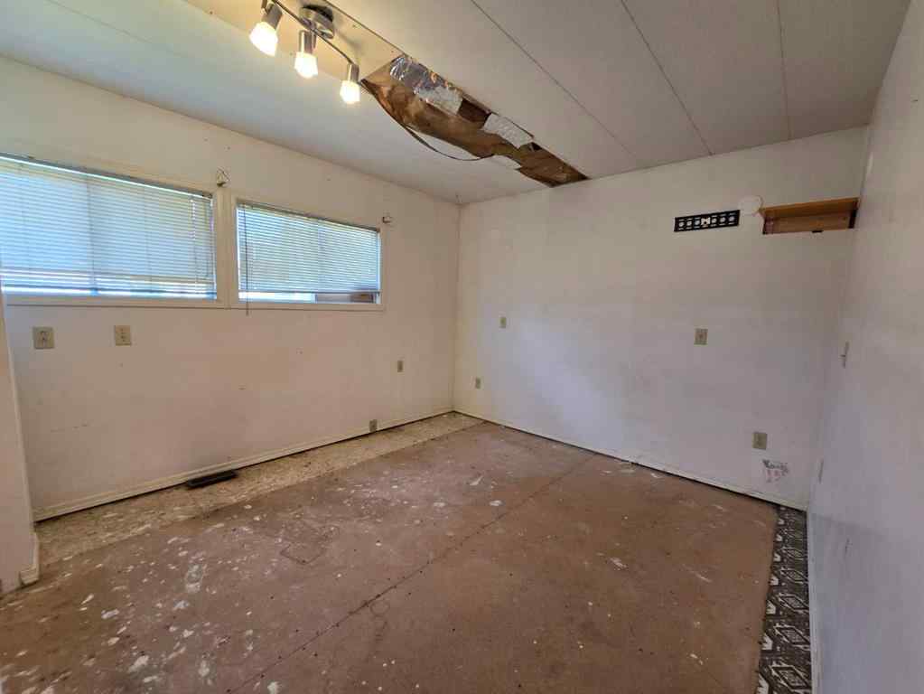 MLS® A2268485 - 25 Huston Drive   in NONE Grimshaw, Residential