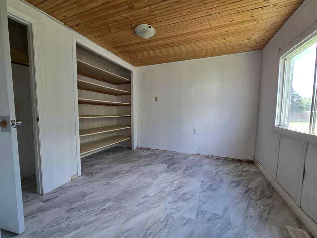 MLS® A2268485 - 25 Huston Drive   in NONE Grimshaw, Residential