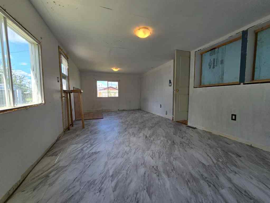 MLS® A2268485 - 25 Huston Drive   in NONE Grimshaw, Residential