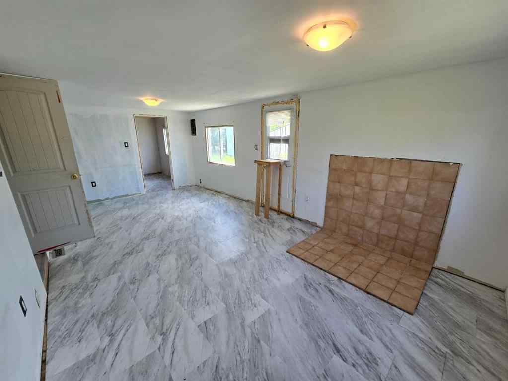 MLS® A2268485 - 25 Huston Drive   in NONE Grimshaw, Residential