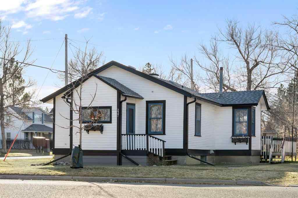 MLS® A2268488 - 237 6 Avenue SE in Central High River High River, Residential