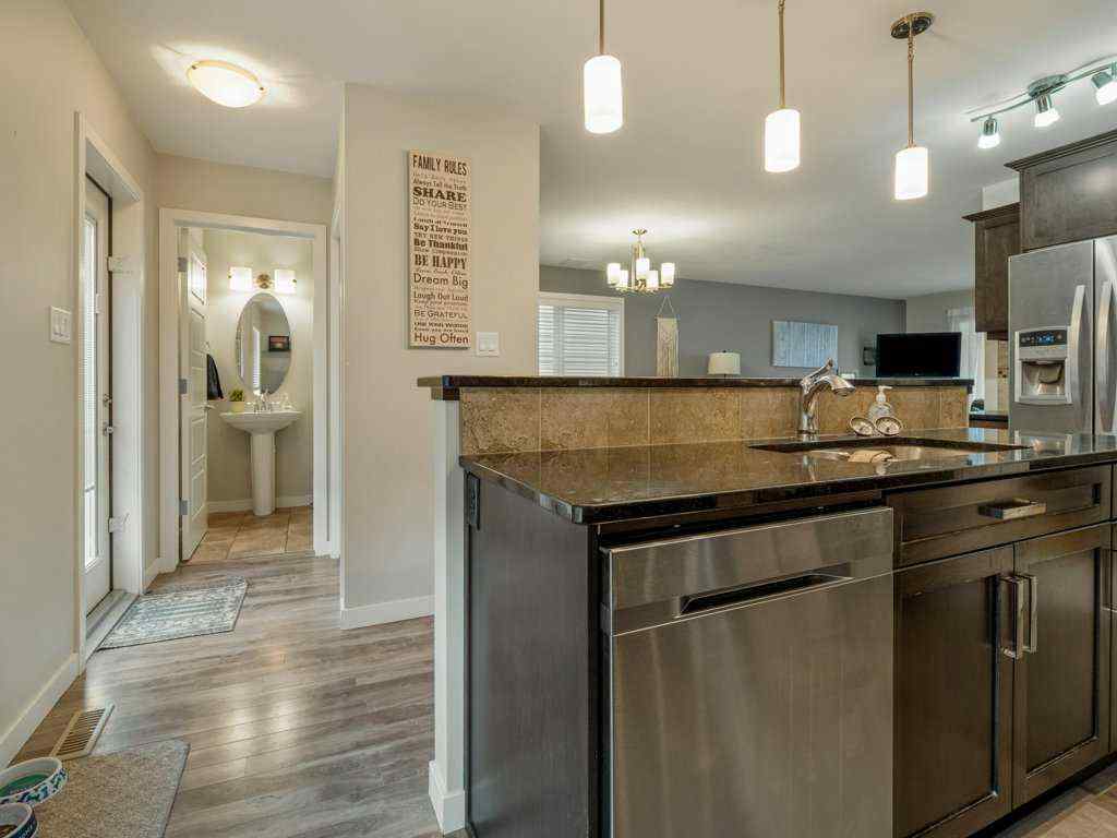 MLS® A2268493 - 10 Riverglen Link W in Riverstone Lethbridge, Residential