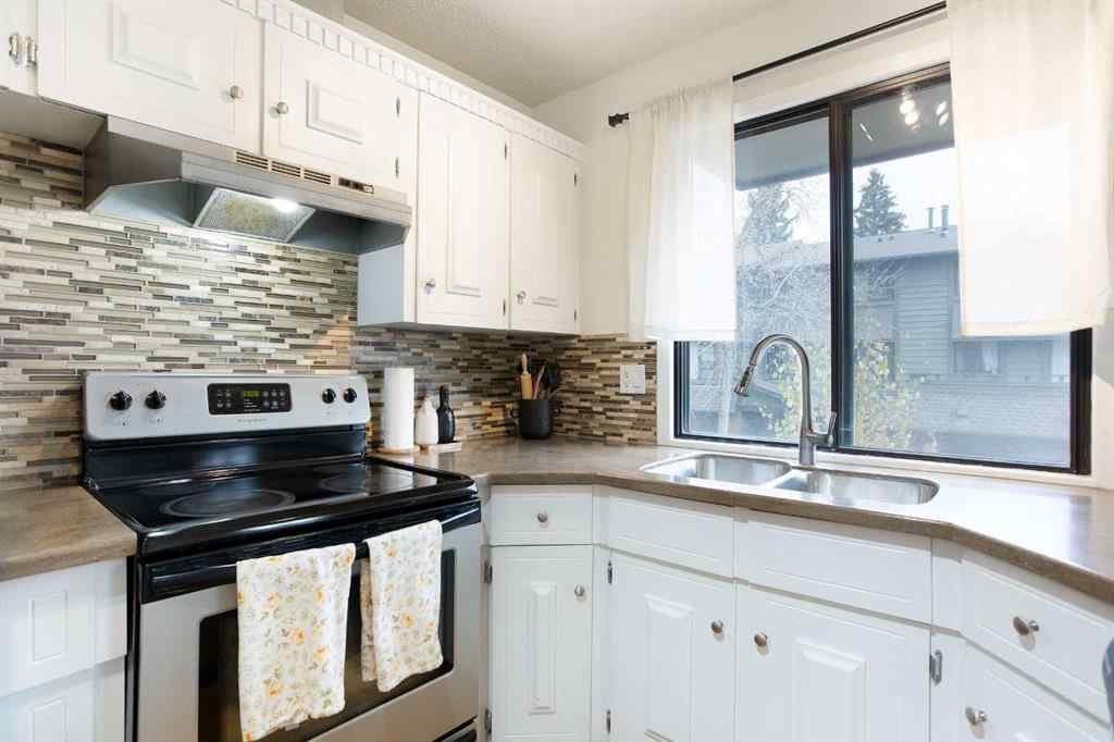 MLS&reg; # A2268494 - Unit #54 10030 Oakmoor Way SW in Oakridge Calgary, Residential Open Houses