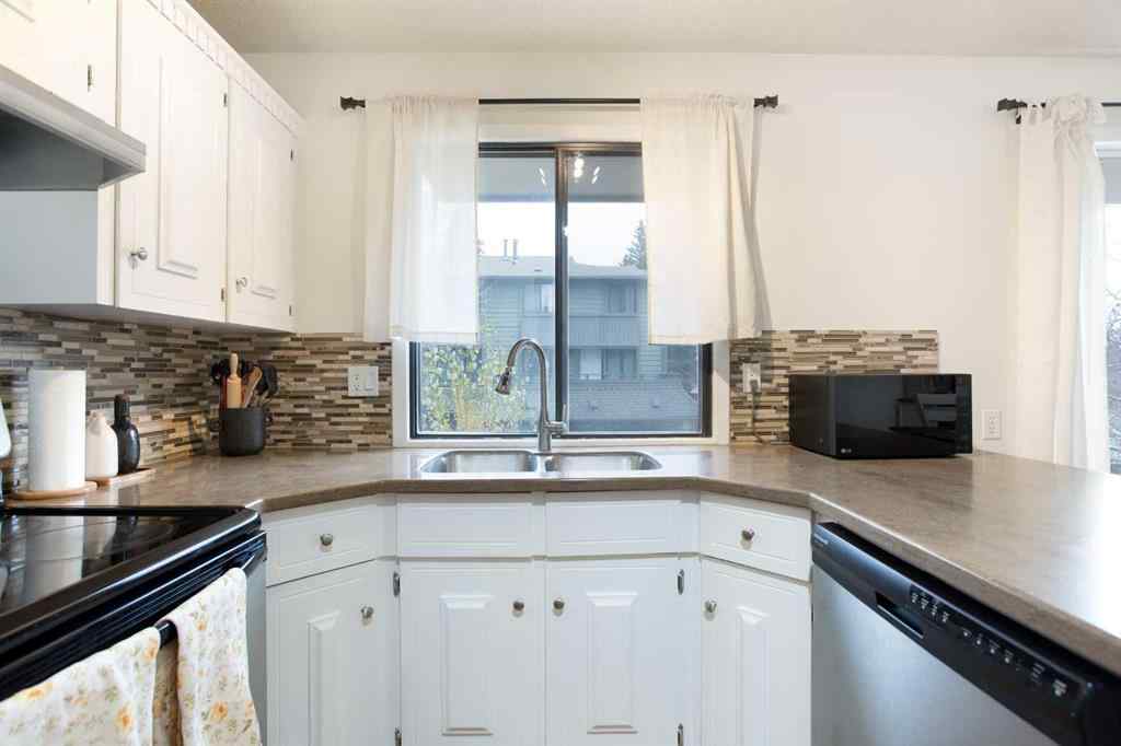 MLS&reg; # A2268494 - Unit #54 10030 Oakmoor Way SW in Oakridge Calgary, Residential Open Houses